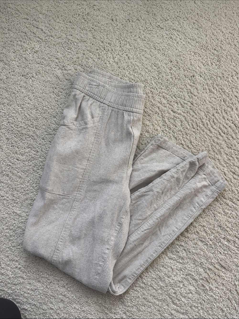Old Navy Light Cream Elastic-Waist Jogger Pants